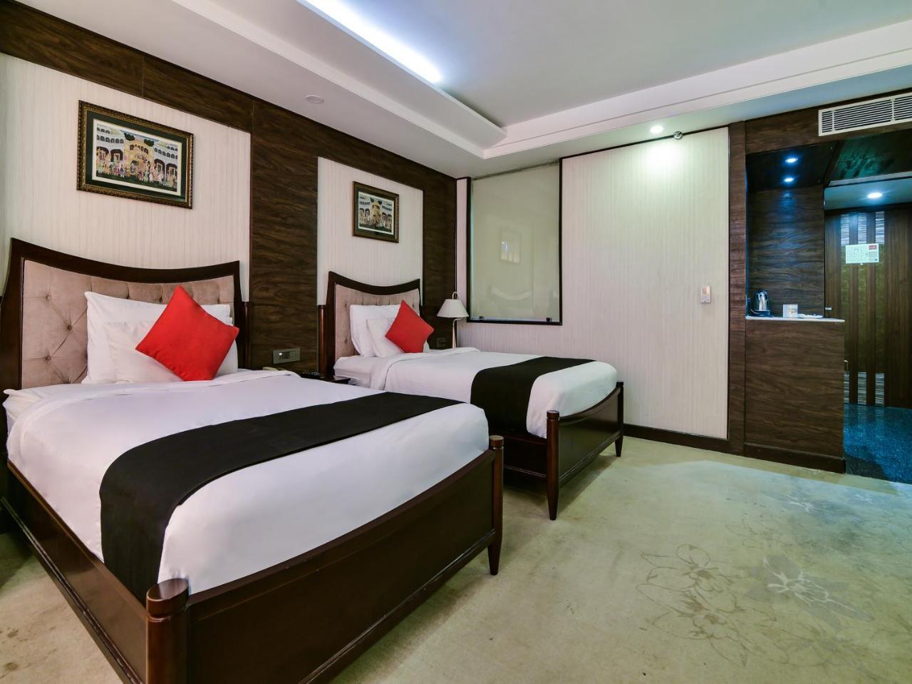 Hotel Polo Inn And Suites Jaipur Bagian luar foto